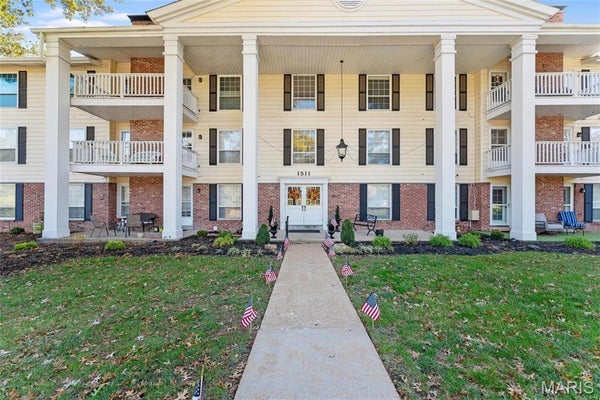 1511 HAMPTON HALL DR APT 19, CHESTERFIELD, MO 63017 - Image 4f2bbccbae85ab0e6386ff1ba58d7526/3584879424