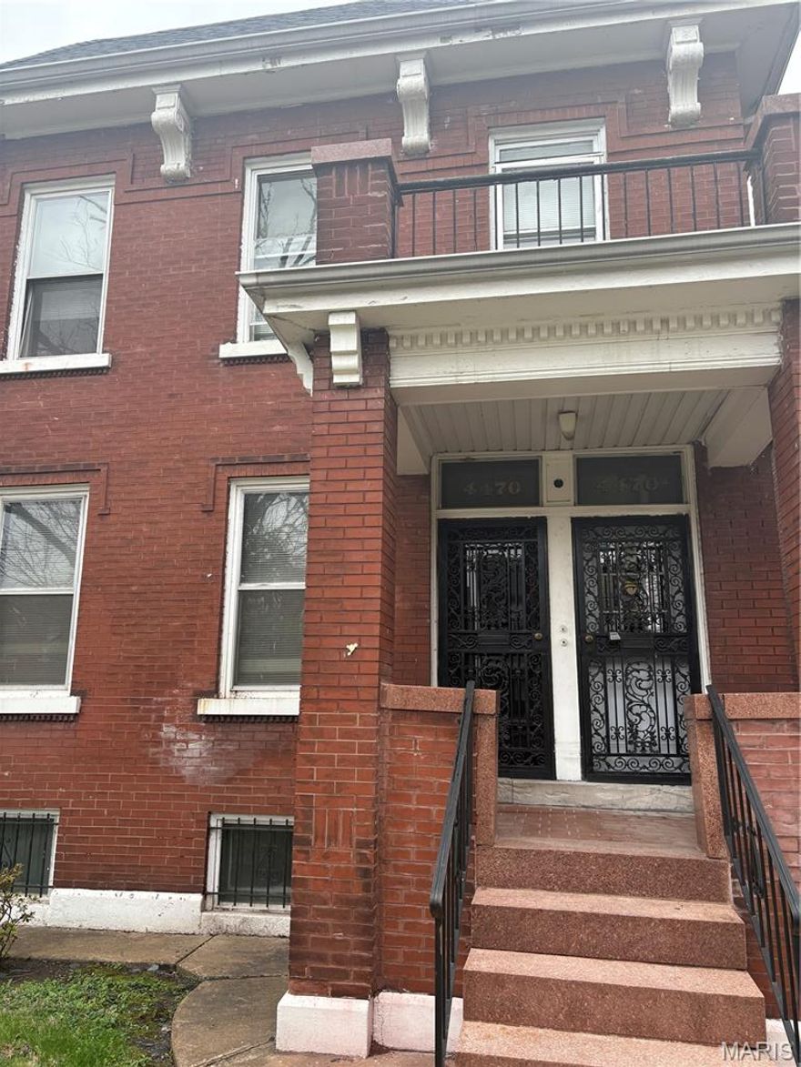 Excellant income producing property, 1st floor rented for 950.00 per month with a long term tenant, 2nd floor vacant for now but will be rented shortly for 1175 monthly.  Tons of upgrades, excellant to add to your rental portfolio.