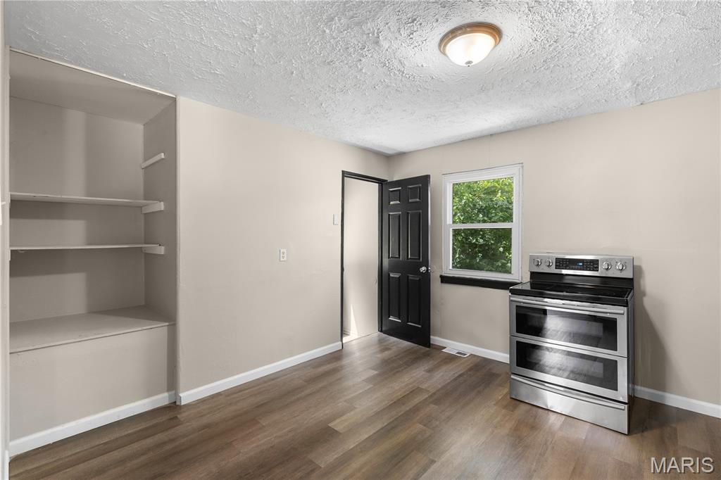 Castle Point Unit 3 - Residential Lease