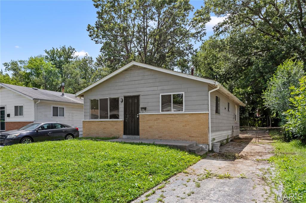 Castle Point Unit 3 - Residential Lease