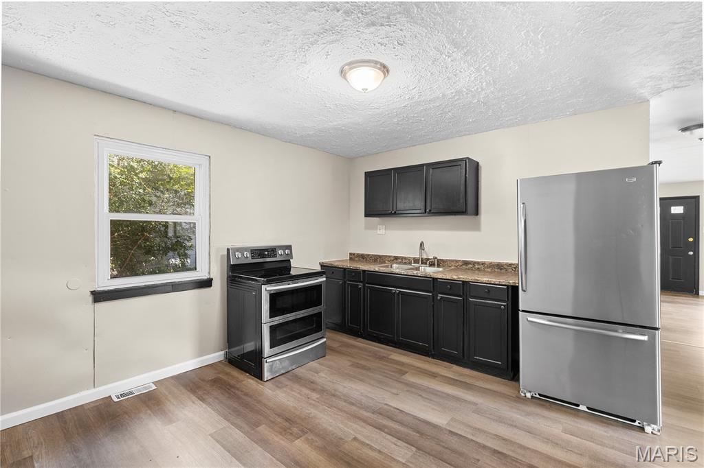 Castle Point Unit 3 - Residential Lease