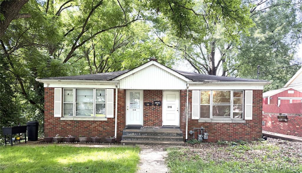 Photo 1 of 11 — 314 W H Street, Belleville, IL 62226