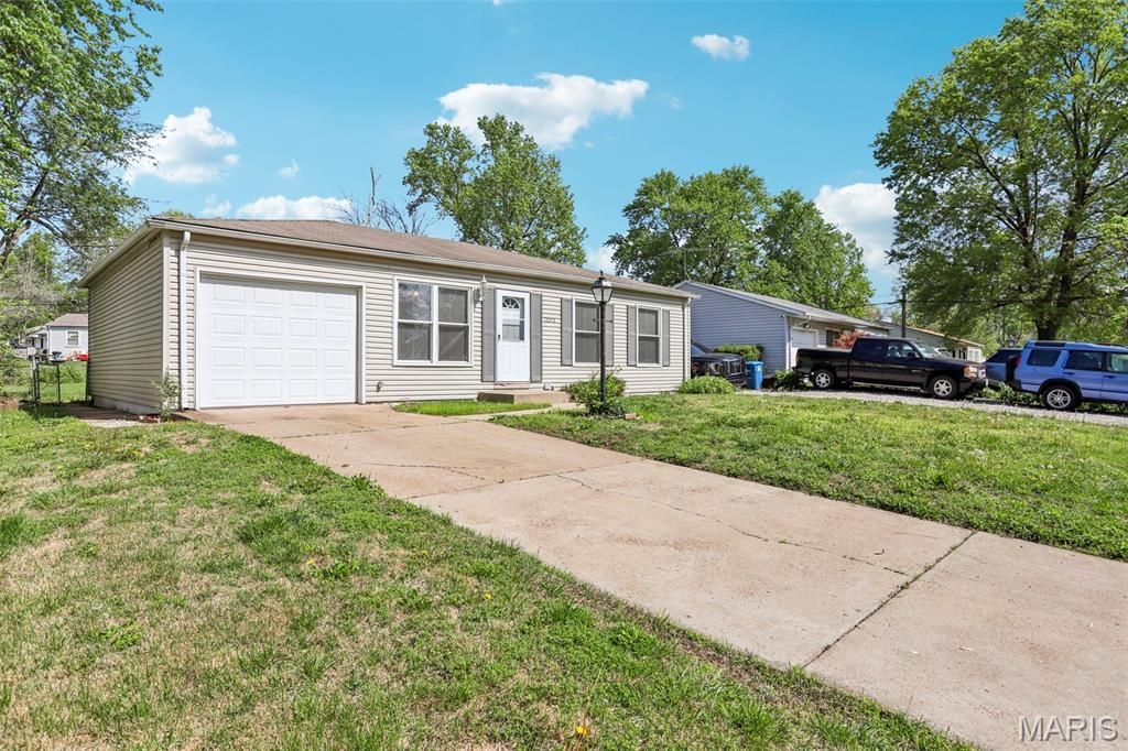 Photo of 12373 Santa Maria Drive, St Louis, MO 63138 (MLS # 26005313)