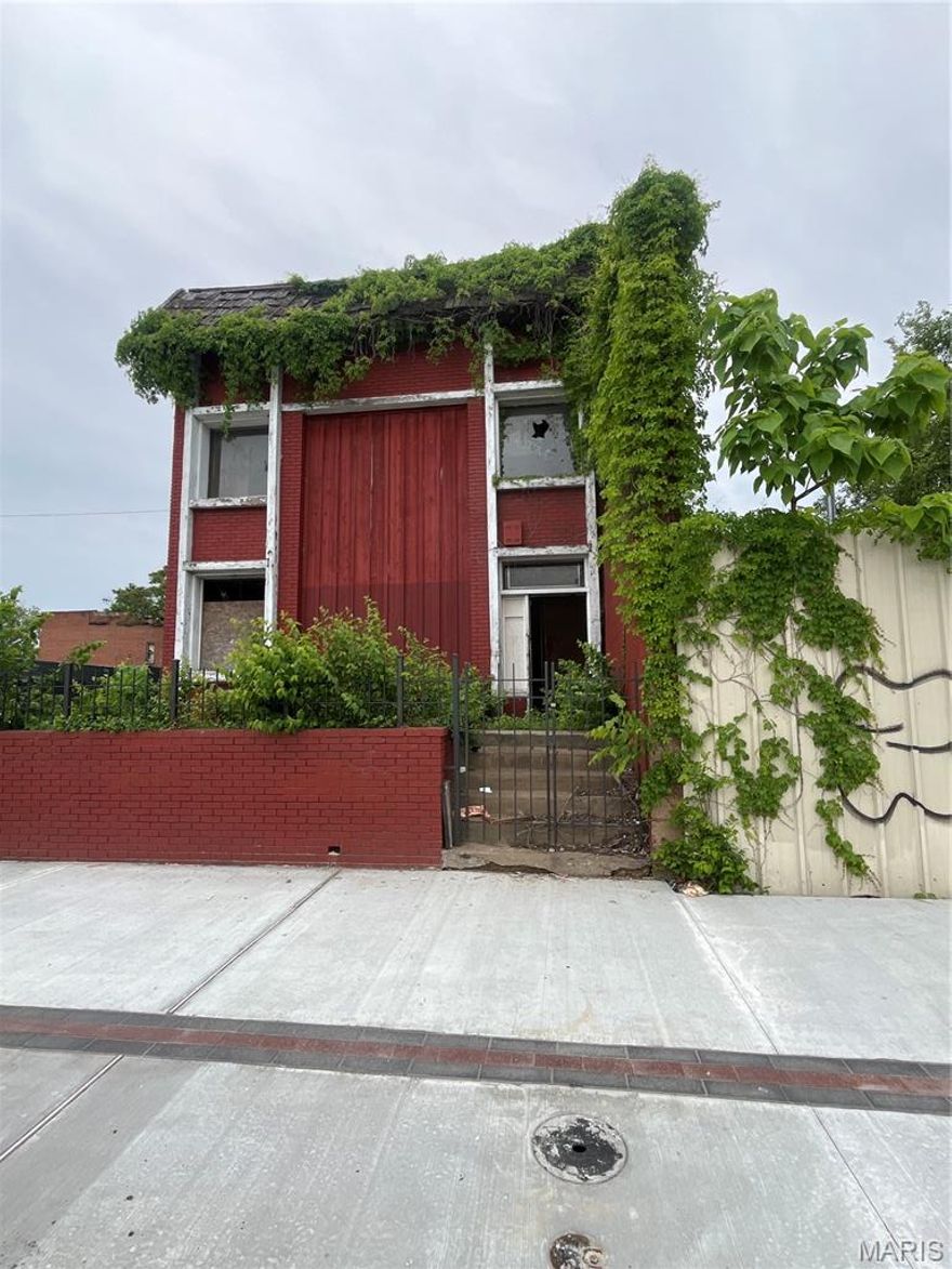 .Location, location, location! Outstanding investment opportunity! 5 MINS FROM DOWNTOWN, shopping centers,
SLU and NGA. 16,000 vehicles/day, this building has tremendous potential. 20,000 sqft retail property. Ideal location for your business, including with residential units around the corner. So, you purchase retail space and more. Located in the north Grand close to fox theater. Welcome to your next investment. Located in the St Louis Opportunity Zone for Development Incentives.