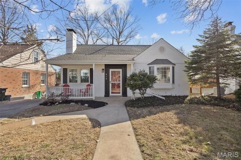 Photo of 918 Nancy Carol Lane, Glendale, MO 63122 (MLS # 26011864)