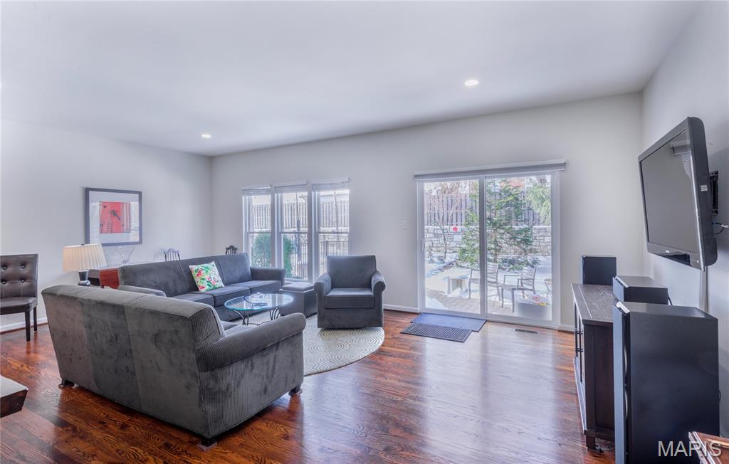 Cambridge Townhome - Residential