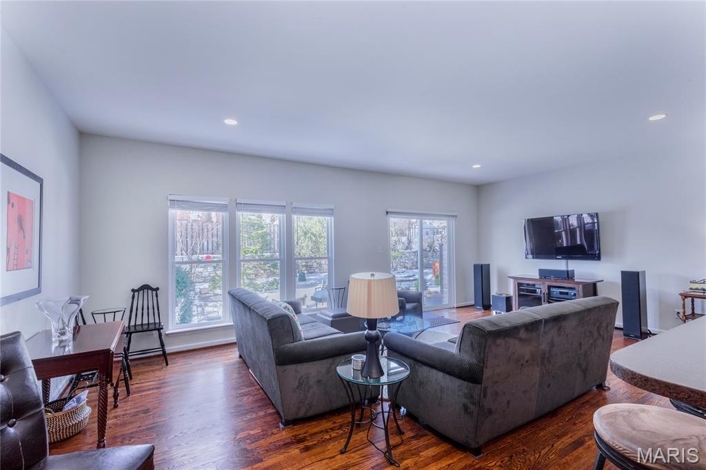 Cambridge Townhome - Residential