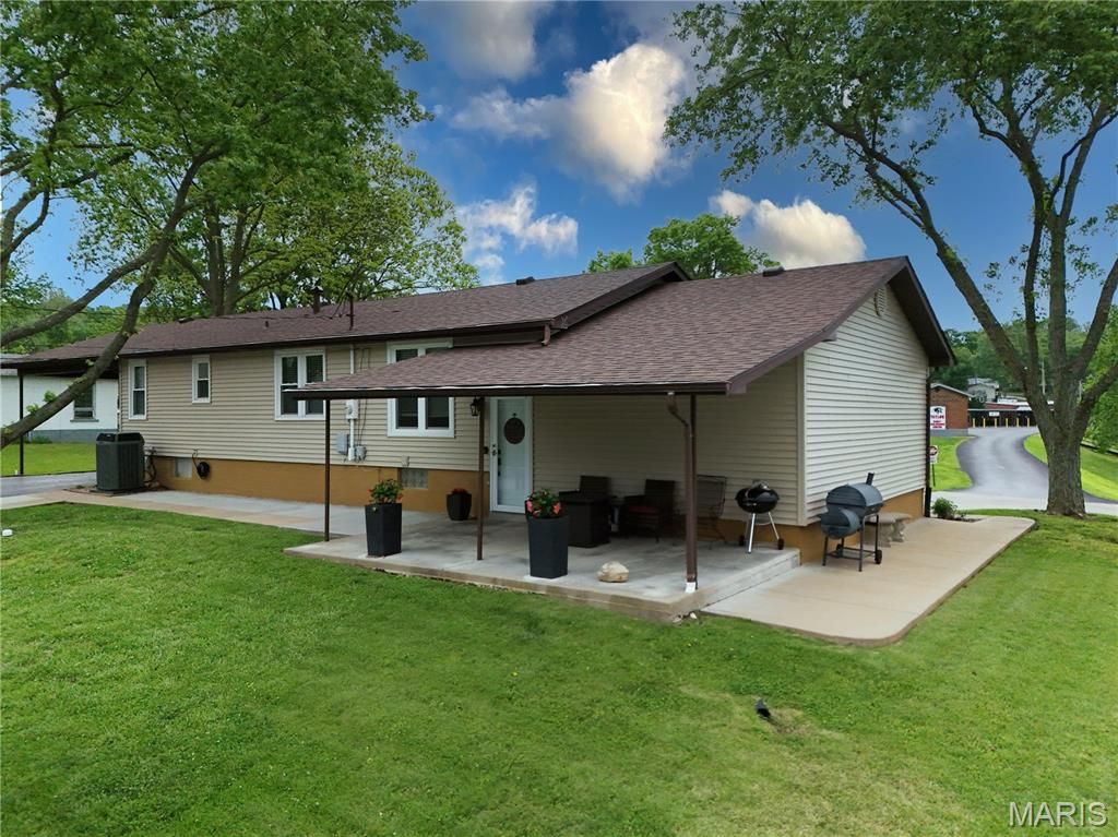 Photo of 479 Joachim Avenue, Herculaneum, MO 63048 (MLS # 26029001)