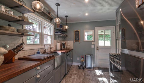 Tiny photo for 385 Highway V, Davisville, MO 65456 (MLS # 26056523)
