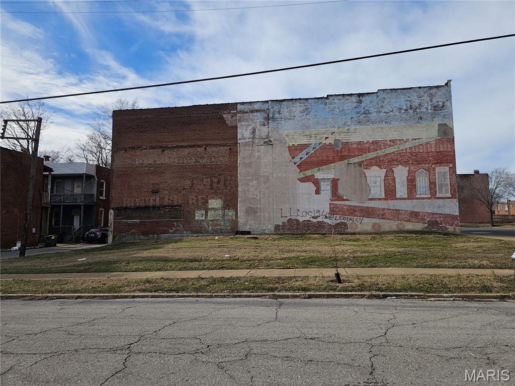 Hyde Park-65 - Commercial Sale