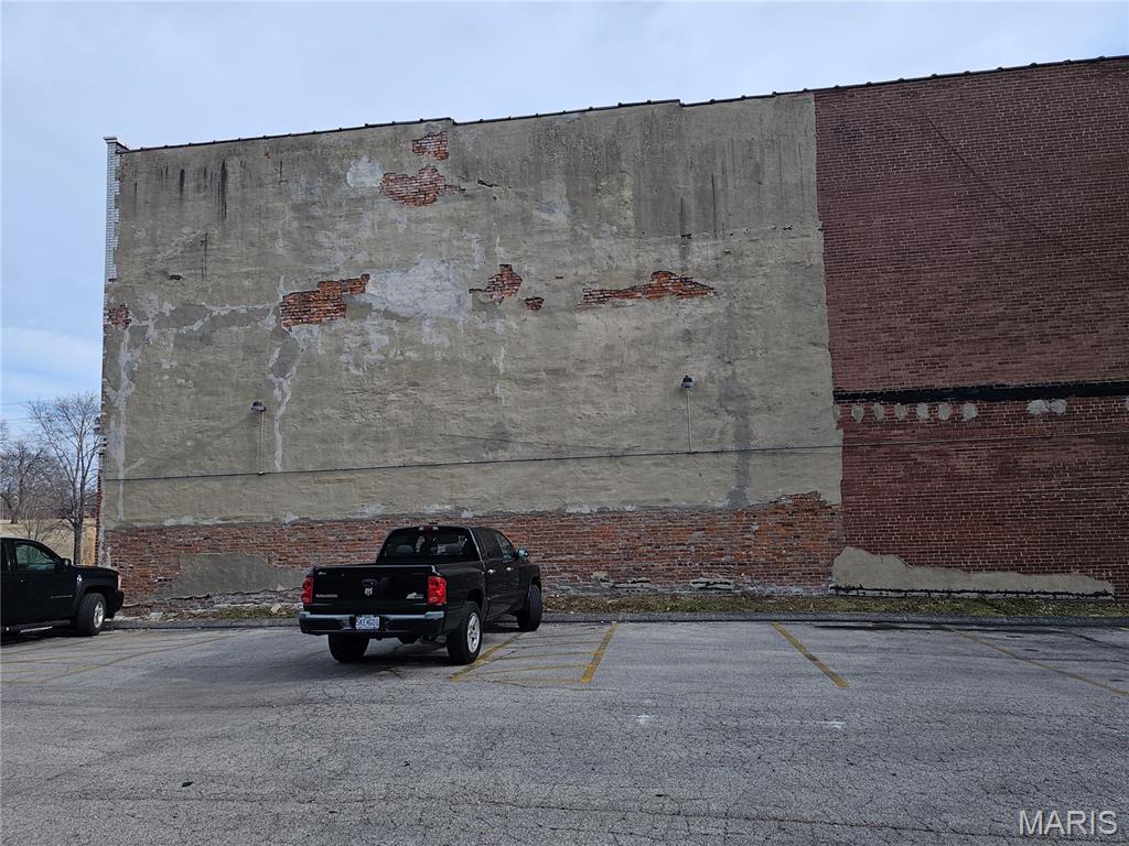 Hyde Park-65 - Commercial Sale