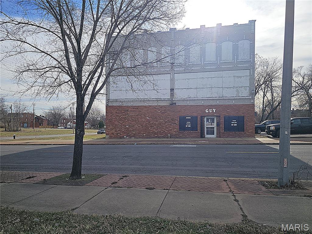 Hyde Park-65 - Commercial Sale