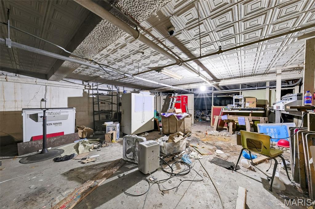 Hyde Park-65 - Commercial Sale