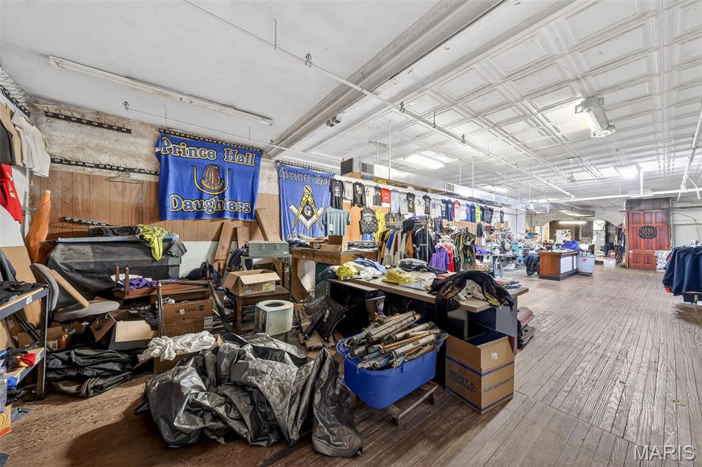 Hyde Park-65 - Commercial Sale