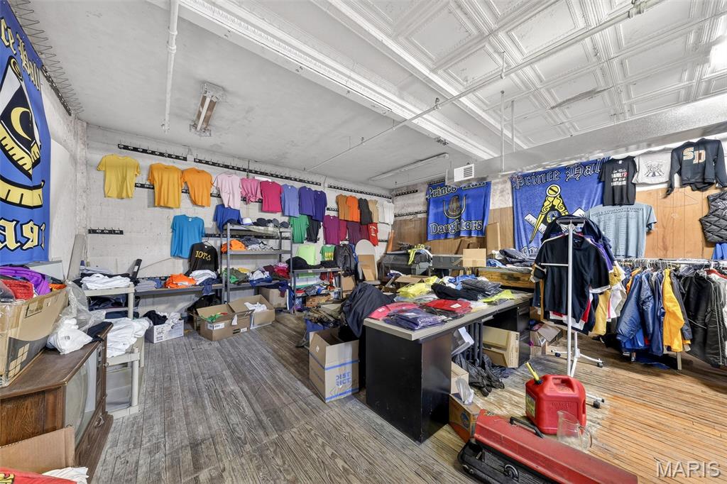 Hyde Park-65 - Commercial Sale