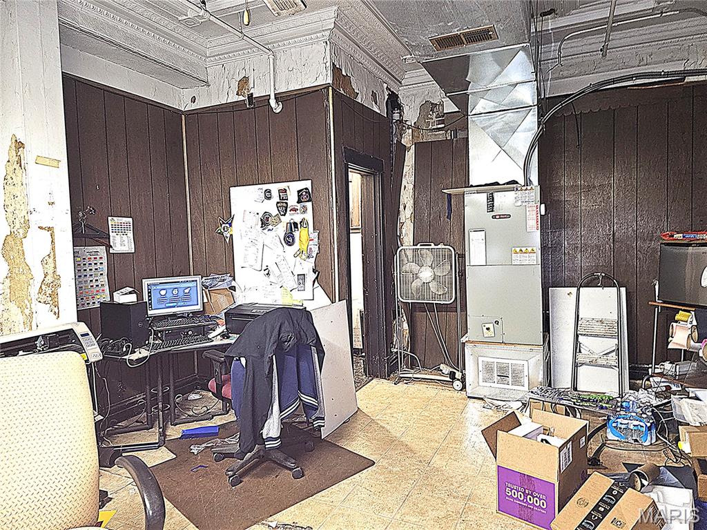 Hyde Park-65 - Commercial Sale