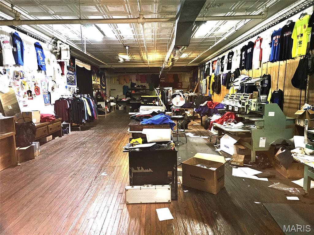 Hyde Park-65 - Commercial Sale