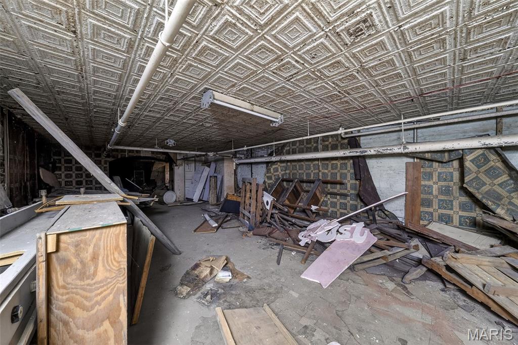 Hyde Park-65 - Commercial Sale