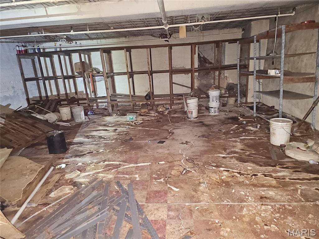 Hyde Park-65 - Commercial Sale