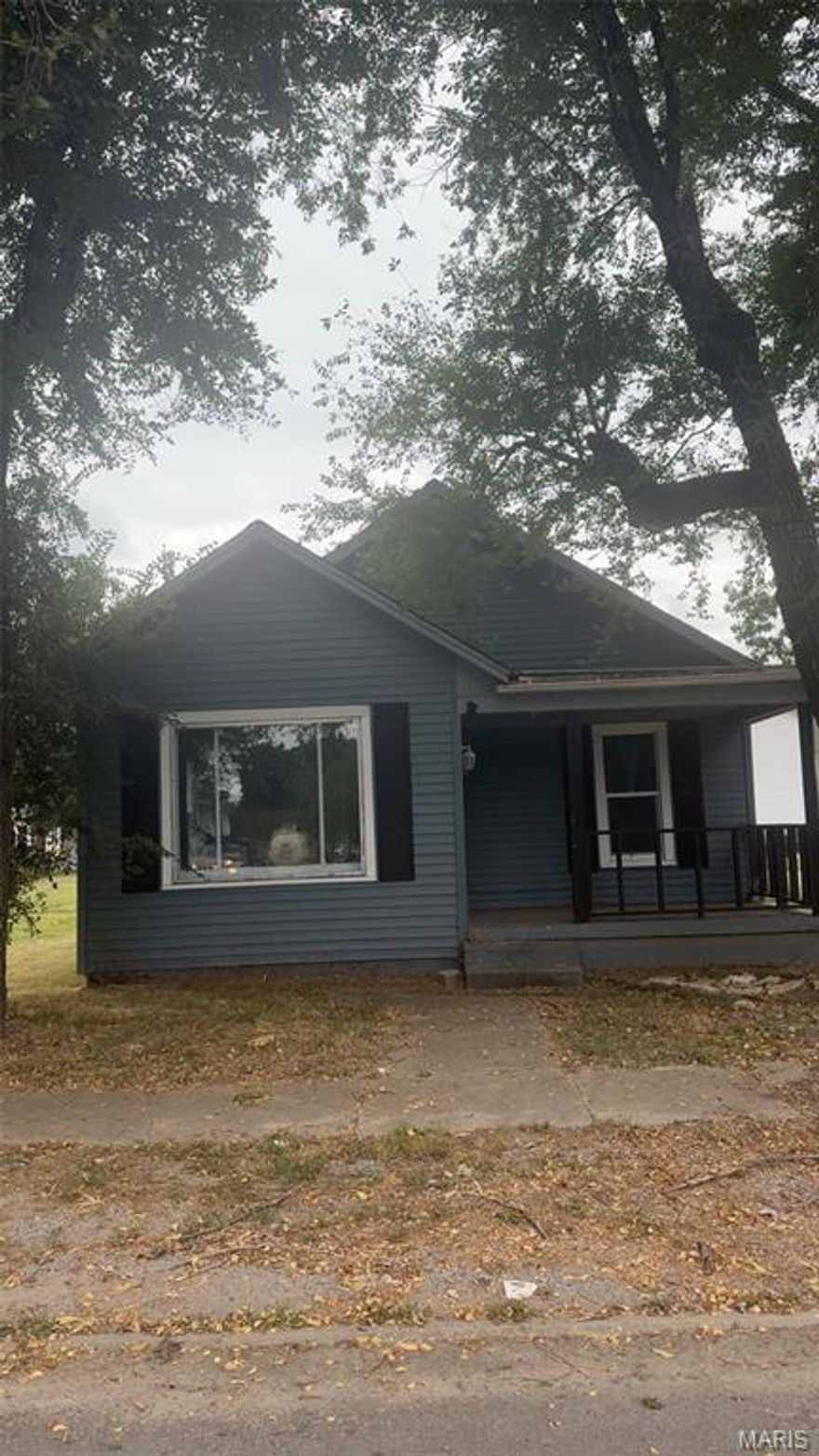 Are you a first time homebuyer or looking to expand your investment portfolio? This cozy 2 bedroom home might be just for you! This home is located in a quiet neighborhood, yet is conveniently located close to shopping centers, schools,  and both mid-town and downtown. This home offers an eat-in kitchen, laundry room and full bathroom with tub all that have been newly updated. This home is great investment and is being sold AS-IS!