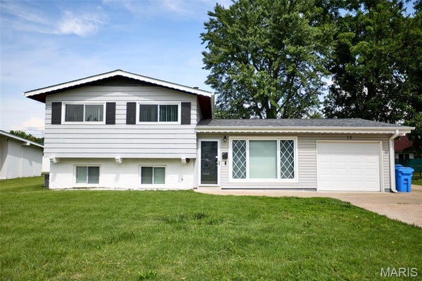 13 SUNRIDGE LN, FLORISSANT, MO 63031 - Image 4f9903b652cd73db2de7d89ff78718ae/3549560978