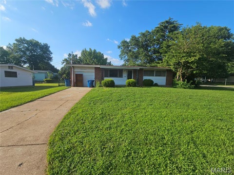 Photo of 1721 Emery Drive, St Louis, MO 63136 (MLS # 26044779)