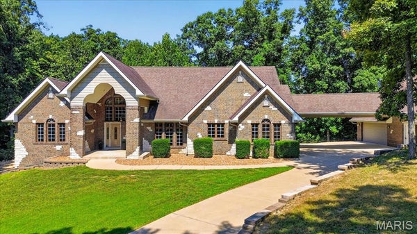 18517 GREDAN LN, WILDWOOD, MO 63069 - Image 4fbcdf6d0541e06ba67a681ded672bd8/3105617505
