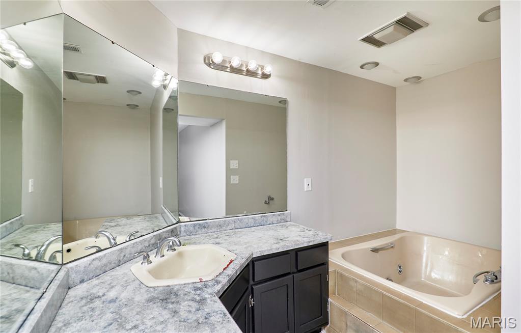 Mayer Wedgwood Green Pheasant Run - Residential Lease