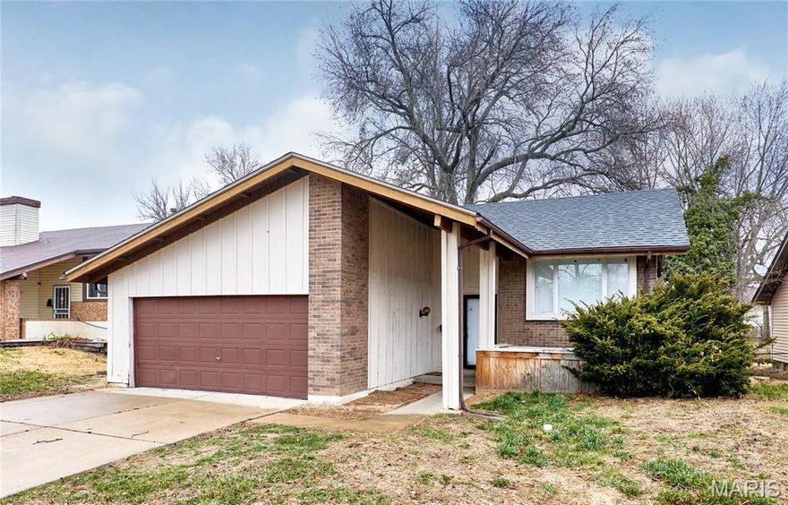 Now available for rent in Florissant! This spacious 3-bedroom, 2 bath home offers about 1,400 sq ft of comfortable living space with plenty of room to spread out. The main level features a bright living area, modern kitchen, spacious dining room, while the lower level provides three generously sized bedrooms. Enjoy relaxing or entertaining on the backyard deck and take advantage of the large yard. Located in a quiet neighborhood close to shopping, restaurants, parks, and major highways for an easy commute. Schedule your showing today!