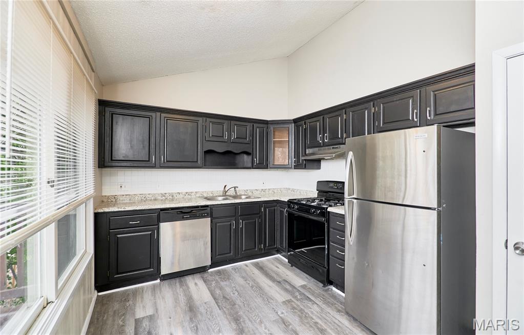 Mayer Wedgwood Green Pheasant Run - Residential Lease