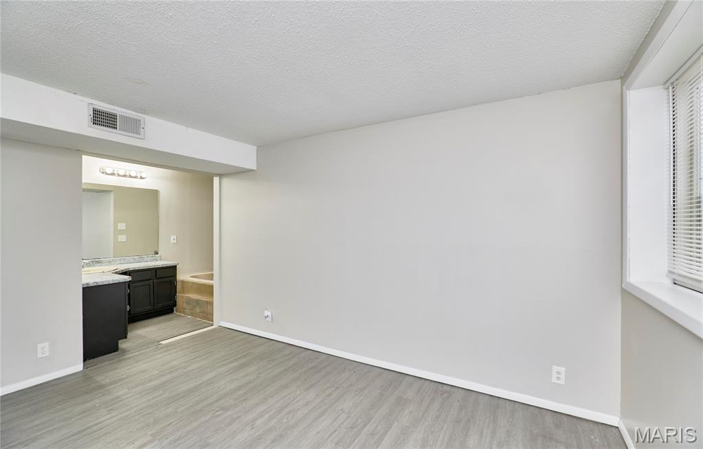 Mayer Wedgwood Green Pheasant Run - Residential Lease