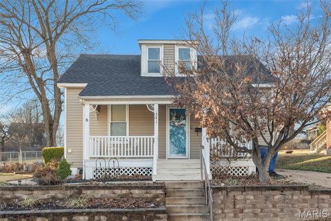 Photo of 341 Mclean Avenue, Washington, MO 63090 (MLS # 25081897)