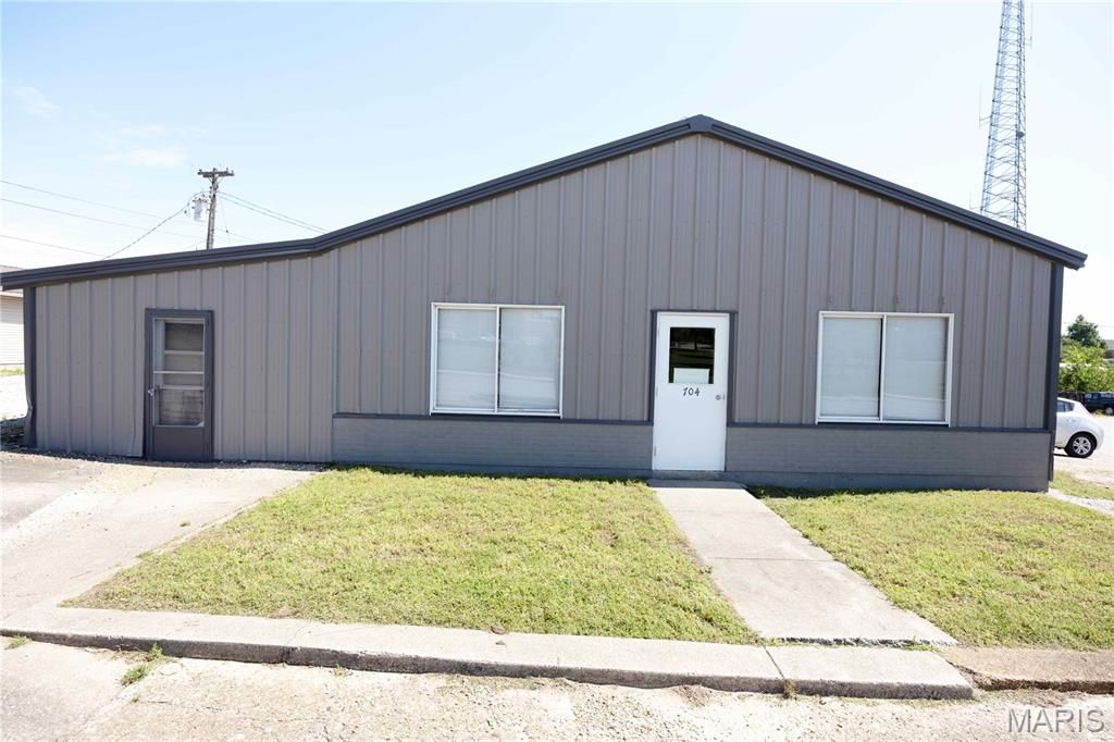 Photo of 704 Kingshighway St St, Perryville, MO 63775 (MLS # 26029413)