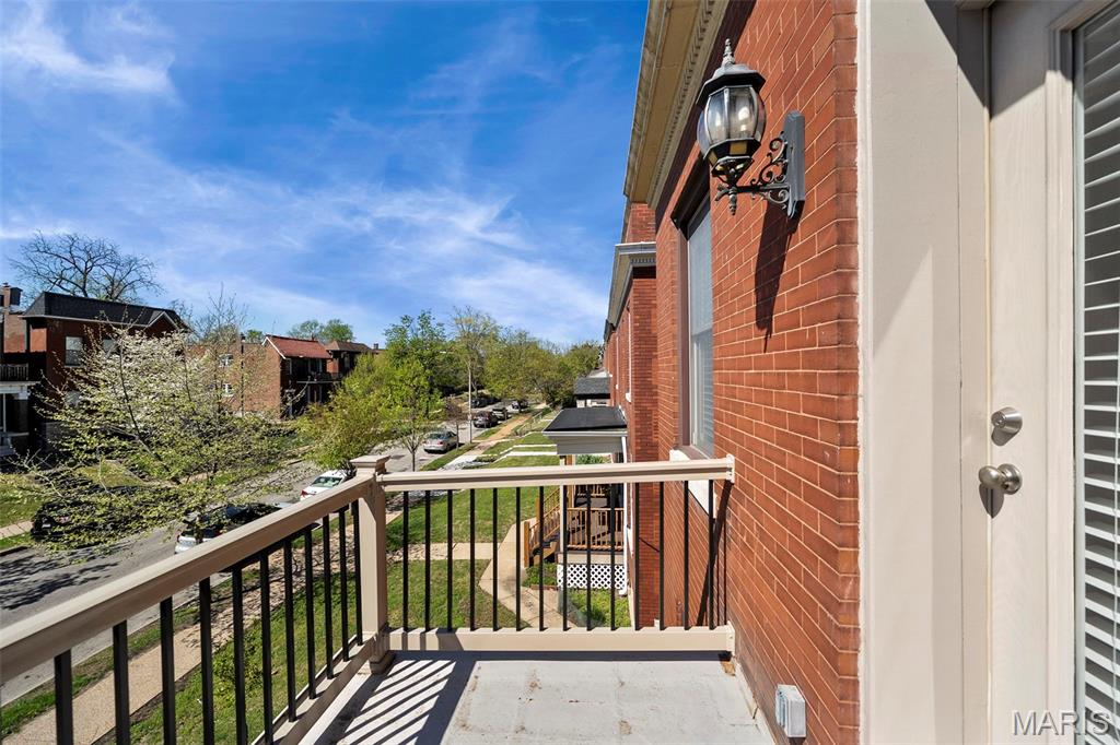 Hartford Place Condos - Residential