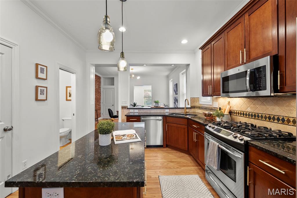 Hartford Place Condos - Residential