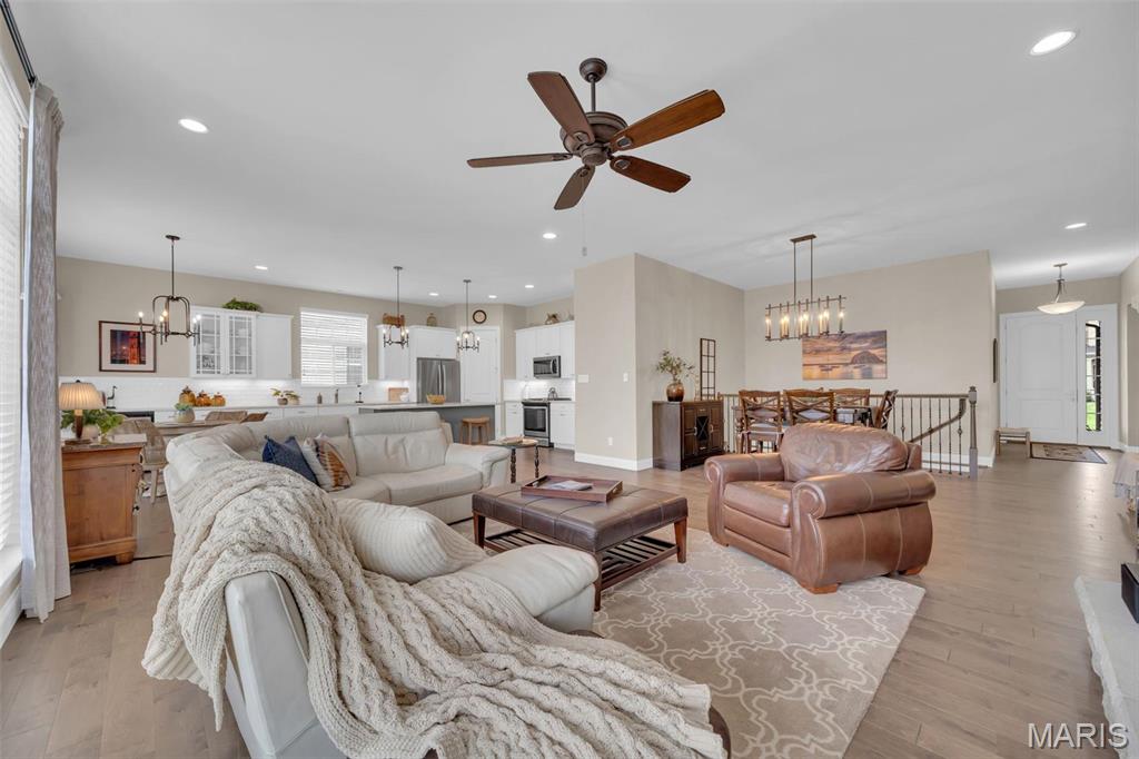 Lake St Louis, Missouri 63367, United States, 4 Bedrooms Bedrooms, ,4 BathroomsBathrooms,Residential,Active,208073