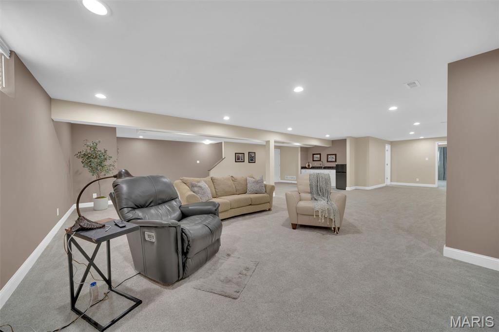 Lake St Louis, Missouri 63367, United States, 4 Bedrooms Bedrooms, ,4 BathroomsBathrooms,Residential,Active,208073