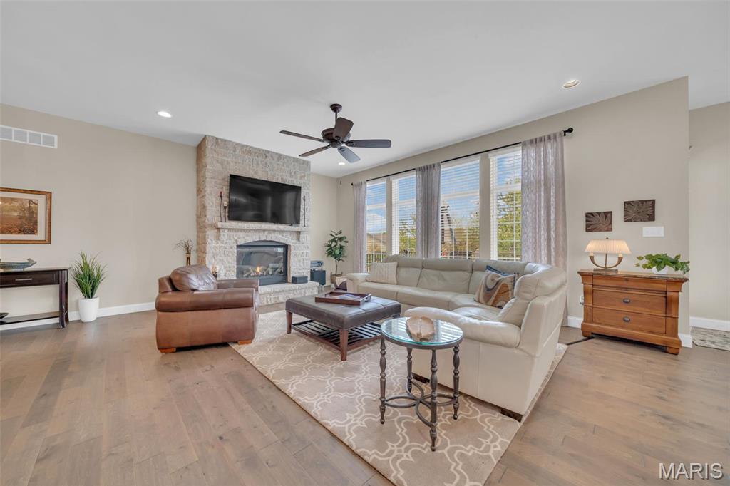 Lake St Louis, Missouri 63367, United States, 4 Bedrooms Bedrooms, ,4 BathroomsBathrooms,Residential,Active,208073