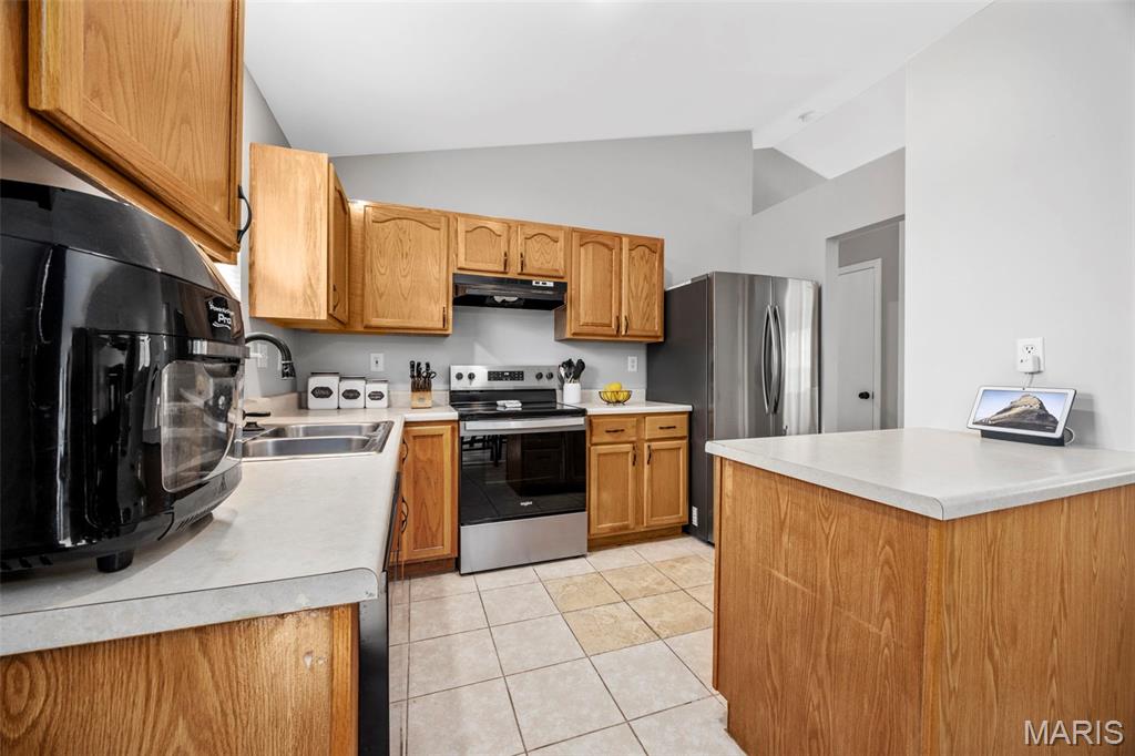 Wentzville, Missouri 63385, United States, 4 Bedrooms Bedrooms, ,3 BathroomsBathrooms,Residential,Active,196370