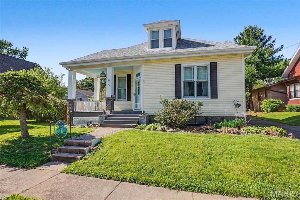 Photo of 815 Adams Street, St Charles, MO 63301 (MLS # 26024410)