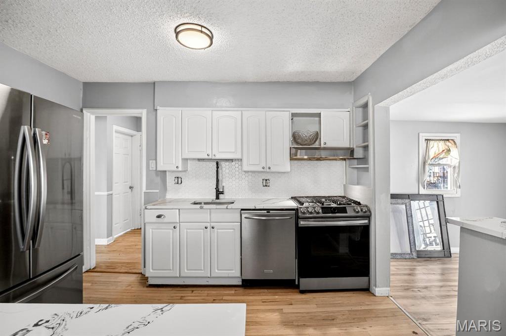 St Louis, Missouri 63114, United States, 2 Bedrooms Bedrooms, ,1 BathroomBathrooms,Residential,Active,252298