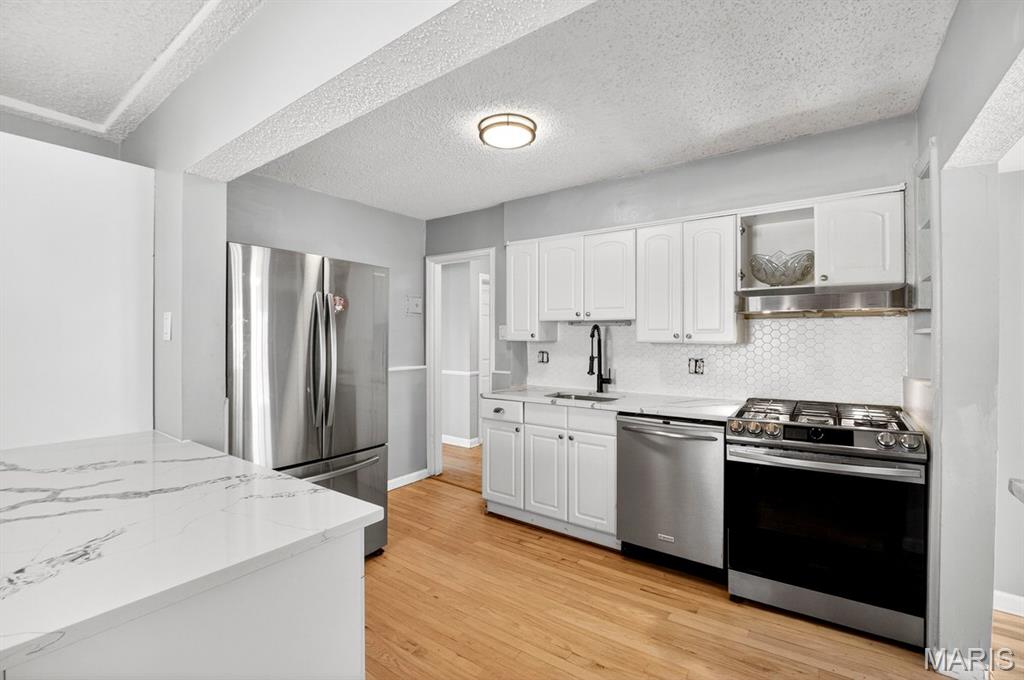 St Louis, Missouri 63114, United States, 2 Bedrooms Bedrooms, ,1 BathroomBathrooms,Residential,Active,252298