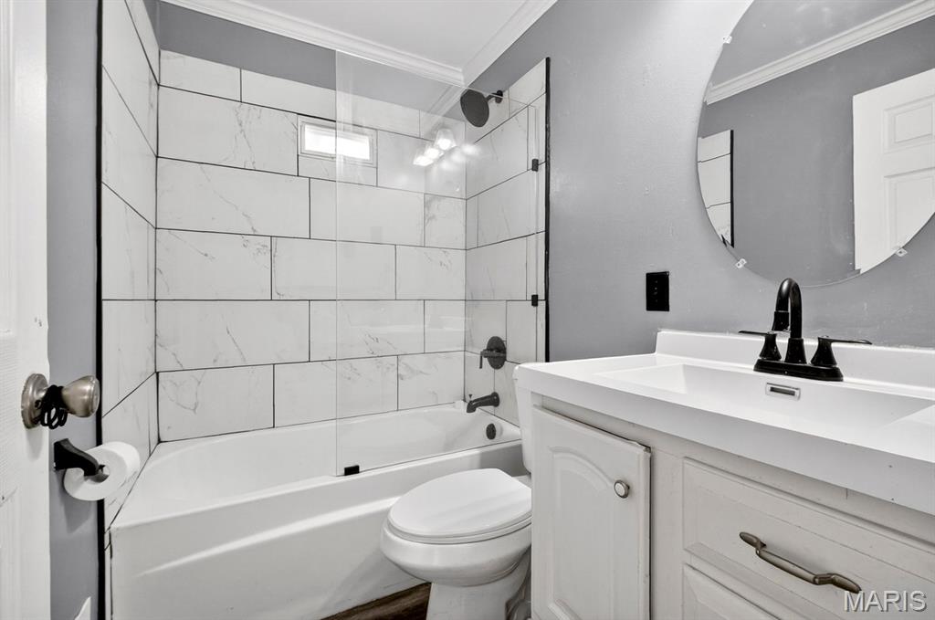 St Louis, Missouri 63114, United States, 2 Bedrooms Bedrooms, ,1 BathroomBathrooms,Residential,Active,252298