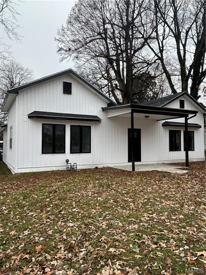 Tastefully remodeled home in the heart of Charleston! This 3/2 home has been updated from top to bottom, including a sewer line replacement and all new wiring. An open floor plan, tall ceilings, covered front porch, and low maintenance board and batten siding are just a few of the features you're sure to love with this one! And the cherry on top - this property is also zoned for commercial use!