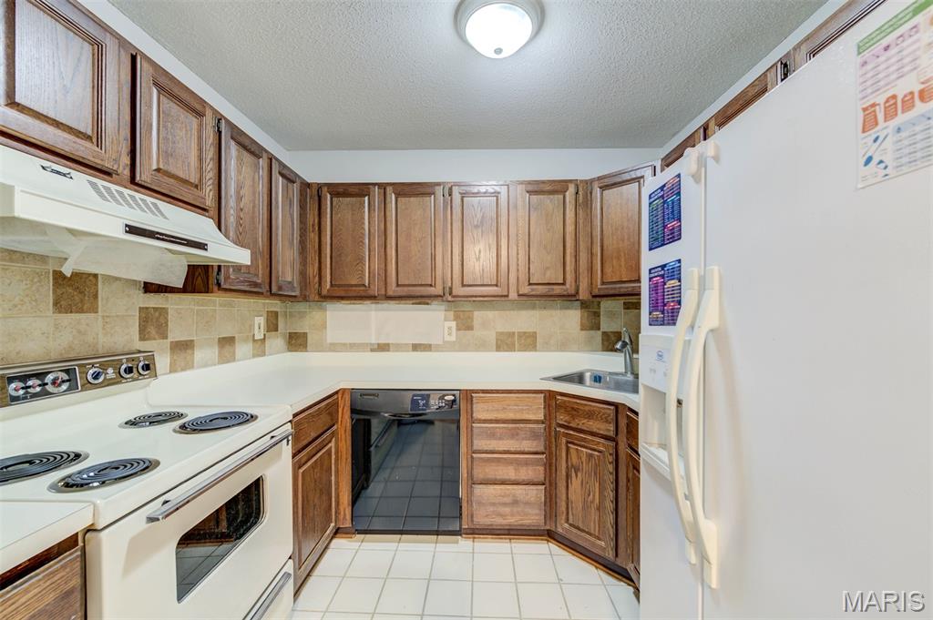 Brentwood Forest Condo Ph Two - Residential