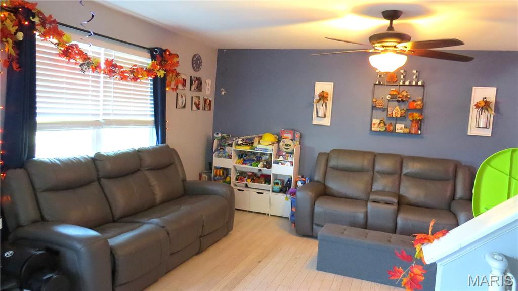 2906 Greenmont Court