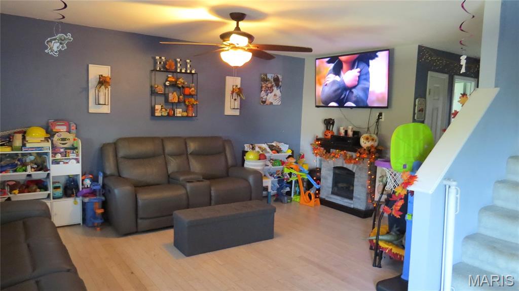 2906 Greenmont Court
