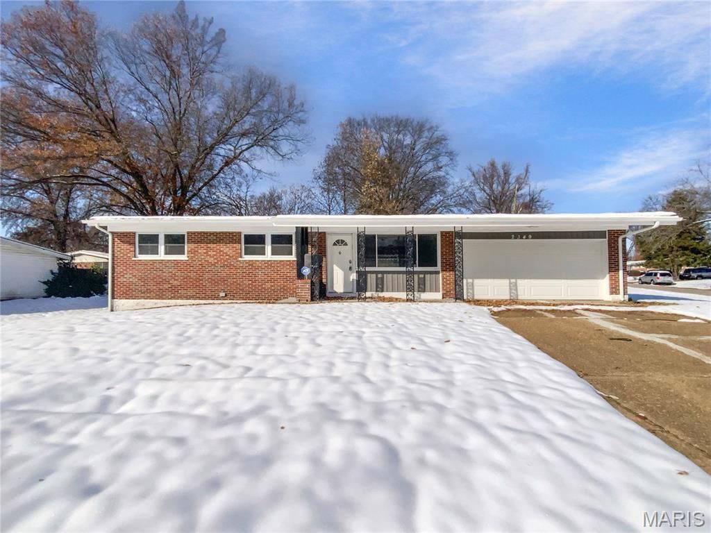 Photo of 2349 Hudson Road, St Louis, MO 63136 (MLS # 25080176)