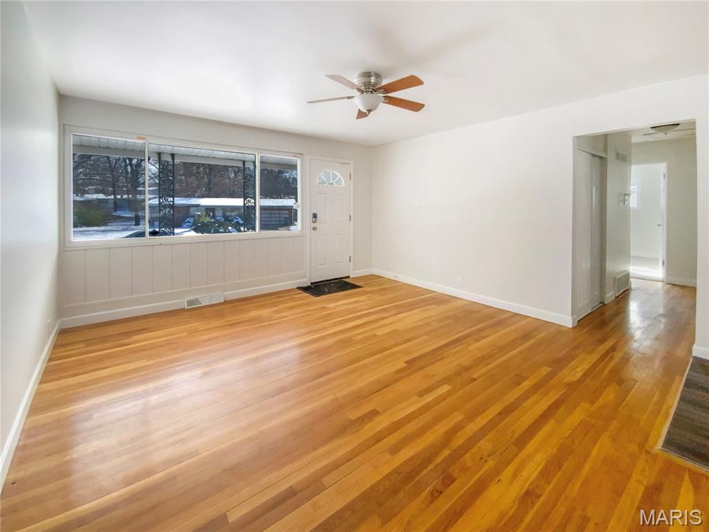 Photo of 2349 Hudson Road, St Louis, MO 63136 (MLS # 25080176)