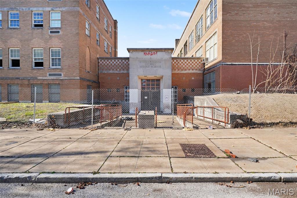 Hutchinsons Add - Commercial Sale